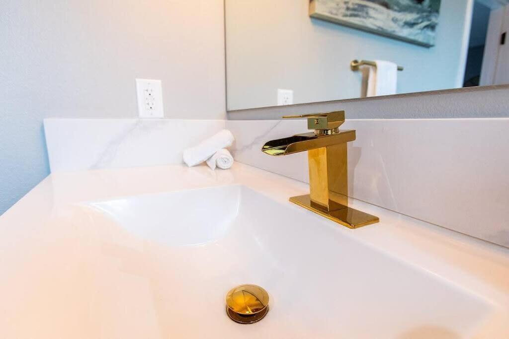 Restaurants-Pets-Professionals-Fastwifi-A C-Patios Apartment San Diego Luaran gambar
