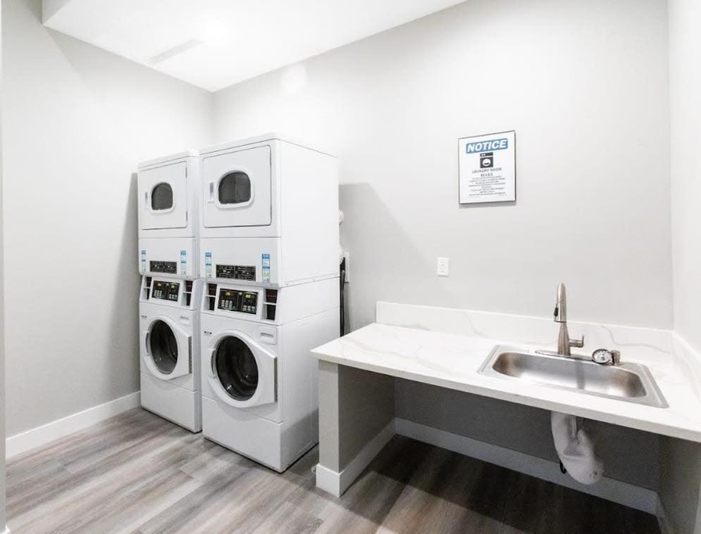 Restaurants-Pets-Professionals-Fastwifi-A C-Patios Apartment San Diego Luaran gambar