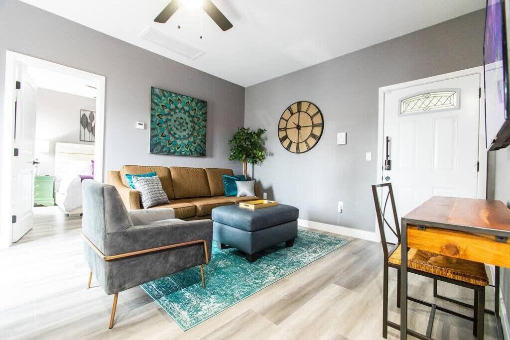 Restaurants-Pets-Professionals-Fastwifi-A C-Patios Apartment San Diego Luaran gambar