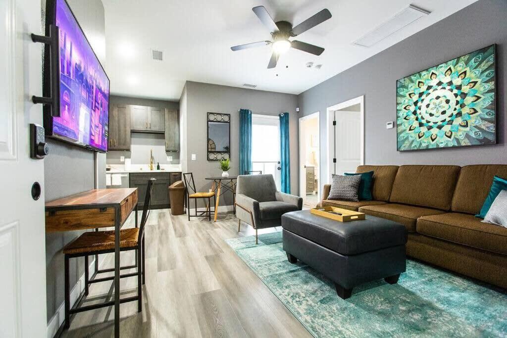 Restaurants-Pets-Professionals-Fastwifi-A C-Patios Apartment San Diego Luaran gambar